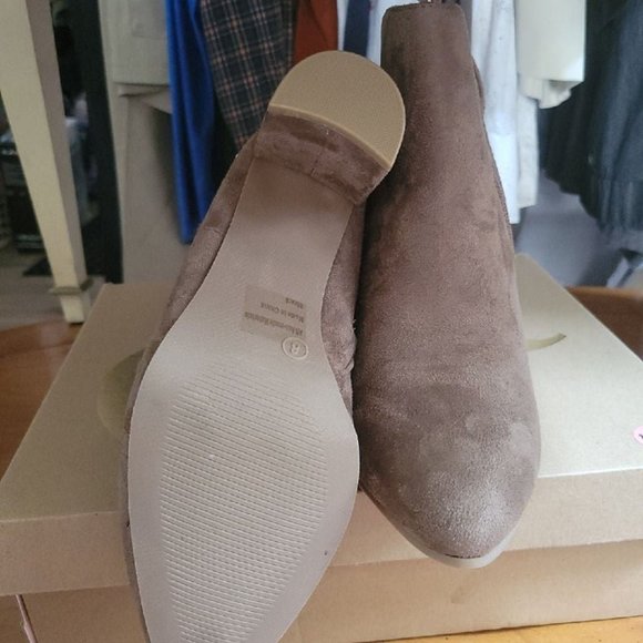 Wild Diva Casual Comfort lounge Taupe Ankle boots Womens size 8 New in Box! - Picture 5 of 5